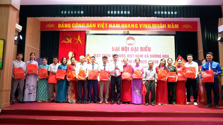 Nhiệm kỳ 2025-2030: MTTQ Việt Nam xã Dương Hòa đoàn kết, sáng tạo, phát triển, vững bước trong kỷ nguyên mới.- Ảnh 22.