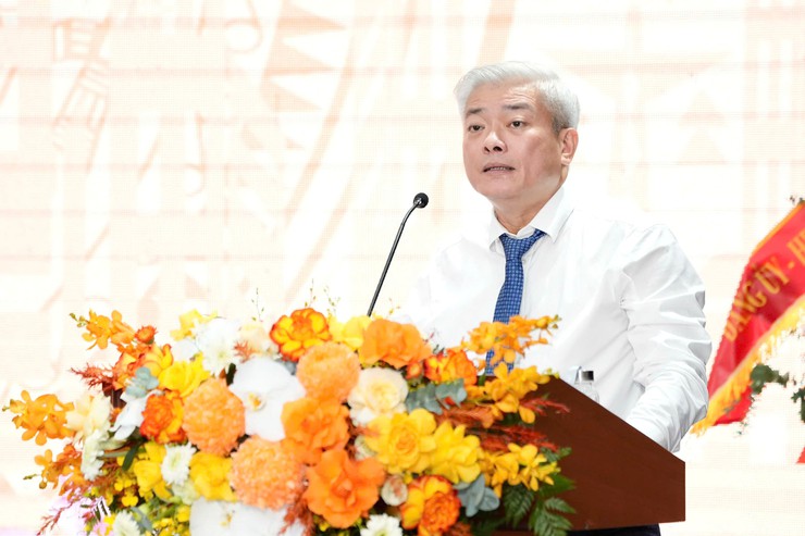 Đồng chí Mai Trọng Thái - Bí thư Đảng ủy, Chủ tịch HĐND phường phát biểu tại Đại hội