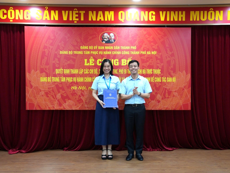 Công bố quyết định thành lập 18 Chi bộ trực thuộc Đảng bộ Trung tâm Phục vụ hành chính công thành phố Hà Nội- Ảnh 5.