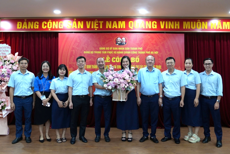Công bố quyết định thành lập 18 Chi bộ trực thuộc Đảng bộ Trung tâm Phục vụ hành chính công thành phố Hà Nội- Ảnh 6.