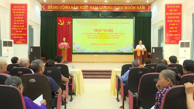 Sơn Đồng: gần 200 người được truyền thông về trợ giúp pháp lý và Tuyên truyền pháp luật- Ảnh 1.