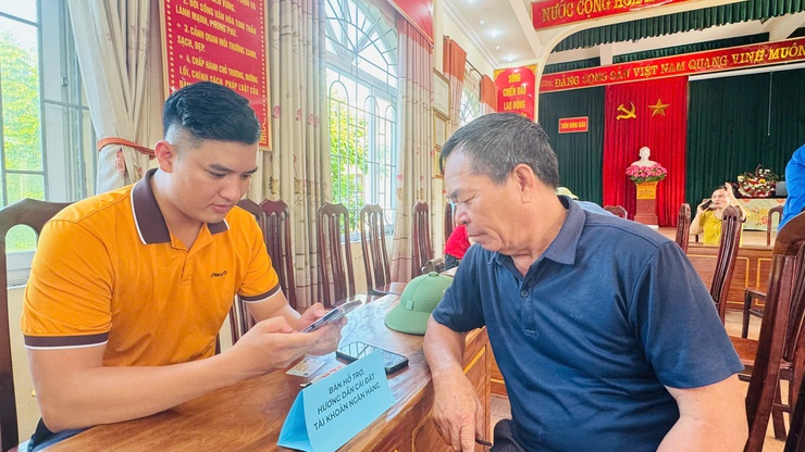 Tam Hưng đẩy mạnh chuyển đổi số từ cơ sở, lan tỏa đến cộng đồng- Ảnh 2.