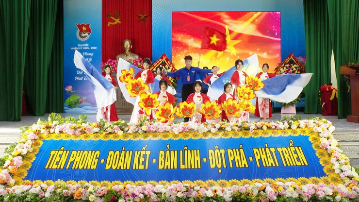 Tuổi trẻ Ứng Hòa bước vào nhiệm kỳ mới với tinh thần “Tiên phong – Đoàn kết – Bản lĩnh – Đột phá - Phát triển”.- Ảnh 14.