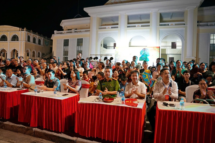 Sơn Tây rộn ràng Hội thi mô hình Đèn Trung thu (đợt 2) năm 2025- Ảnh 3.