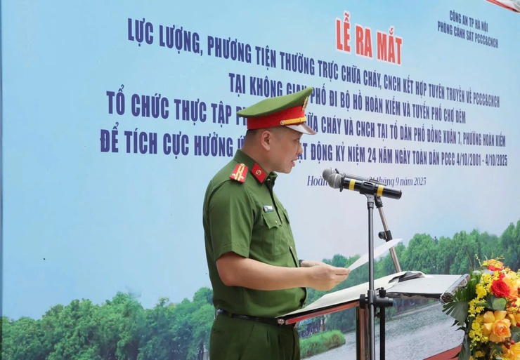 Ra mắt Tổ thường trực chữa cháy, cứu nạn cứu hộ tại phố đi bộ hồ Hoàn Kiếm và chợ đêm Đồng Xuân- Ảnh 8.