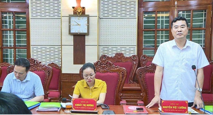 Đồng chí Bí thư Đảng uỷ xã Nguyễn Doãn Hoàn làm việc với Mặt trận Tổ quốc và các tổ chức chính trị - xã hội về công tác chuẩn bị Đại hội- Ảnh 2.