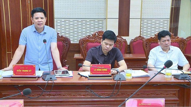 Đồng chí Bí thư Đảng uỷ xã Nguyễn Doãn Hoàn làm việc với Mặt trận Tổ quốc và các tổ chức chính trị - xã hội về công tác chuẩn bị Đại hội- Ảnh 3.
