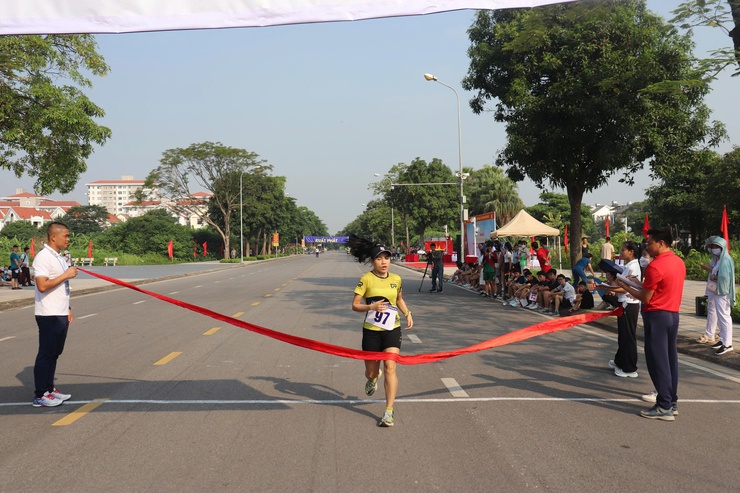 Tưng bừng chung kết giải chạy Báo Hà Nội Mới lần thứ 50 -Vì Hòa bình xã Thuận An- Ảnh 17.
