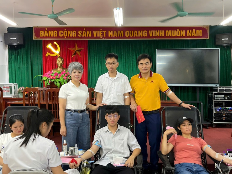 Tình nguyện viên xã An Khánh hiến được 474 đơn vị máu- Ảnh 1.