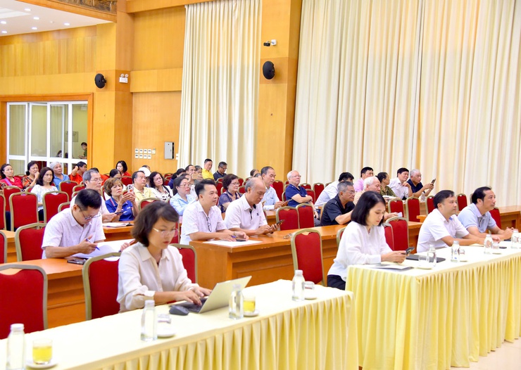Hội nghị hướng dẫn thực hiện dịch vụ công trực tuyến và sử dụng các công cụ AI, tiện ích công nghệ số- Ảnh 4.