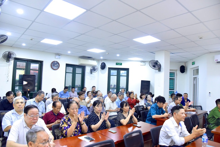 Hội nghị hướng dẫn thực hiện dịch vụ công trực tuyến và sử dụng các công cụ AI, tiện ích công nghệ số- Ảnh 2.