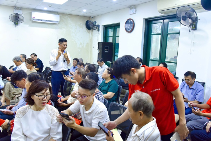 Hội nghị hướng dẫn thực hiện dịch vụ công trực tuyến và sử dụng các công cụ AI, tiện ích công nghệ số- Ảnh 14.
