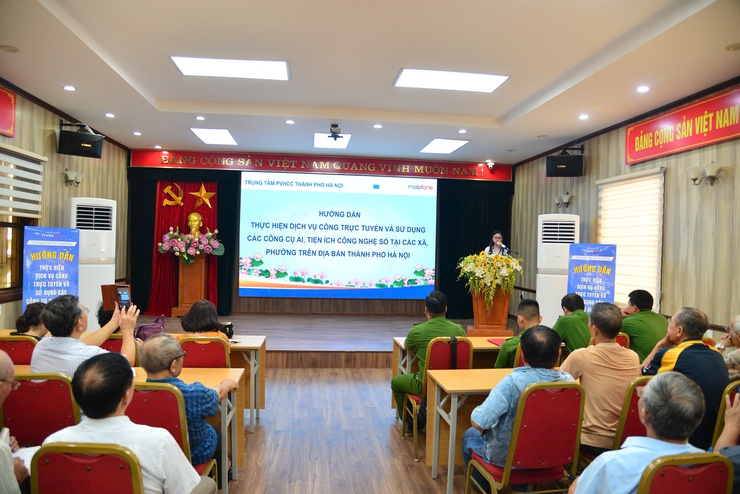 Hội nghị hướng dẫn thực hiện dịch vụ công trực tuyến và sử dụng các công cụ AI, tiện ích công nghệ số- Ảnh 17.