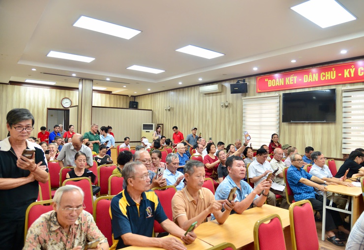 Hội nghị hướng dẫn thực hiện dịch vụ công trực tuyến và sử dụng các công cụ AI, tiện ích công nghệ số- Ảnh 3.