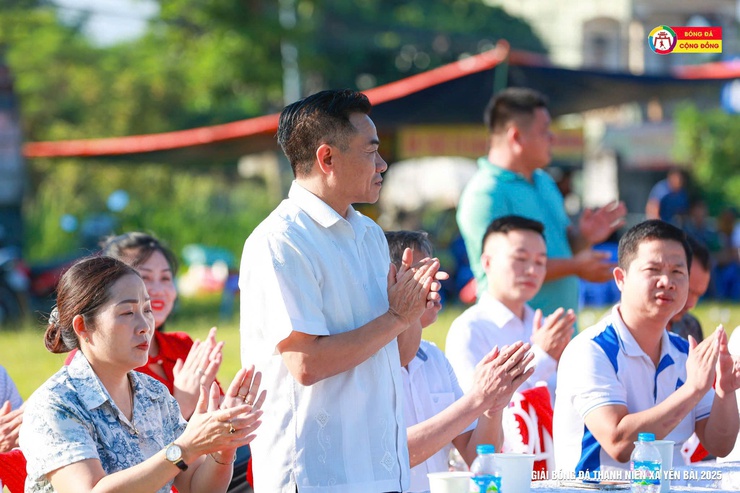 Xã Yên Bài khai mạc giải bóng đá nam thanh niên xã Yên Bài lần thứ nhất, năm 2025- Ảnh 2.