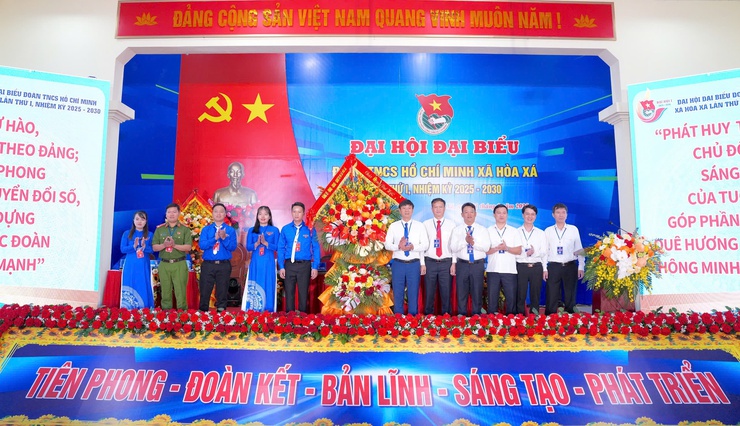 THANH NIÊN HÒA XÁ: TỰ HÀO, VỮNG TIN THEO ĐẢNG, TIÊN PHONG TRONG CHUYỂN ĐỔI SỐ, XÂY DỰNG QUÊ HƯƠNG XANH – THÔNG MINH – PHÁT TRIỂN- Ảnh 4.
