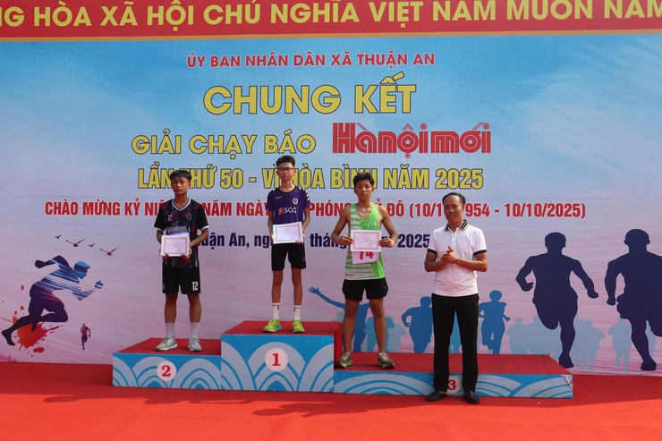 Tưng bừng chung kết giải chạy Báo Hà Nội Mới lần thứ 50 -Vì Hòa bình xã Thuận An- Ảnh 21.