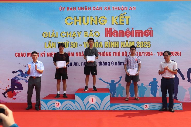 Tưng bừng chung kết giải chạy Báo Hà Nội Mới lần thứ 50 -Vì Hòa bình xã Thuận An- Ảnh 22.