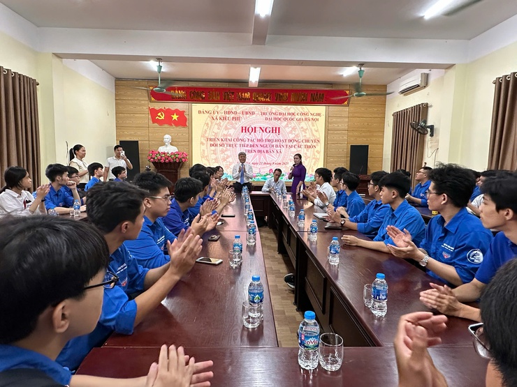 Xã Kiều Phú: 100% Tổ chuyển đổi số cộng đồng các cơ sở thôn hỗ trợ người dân nâng cao kỹ năng ứng dụng công nghệ số- Ảnh 3.