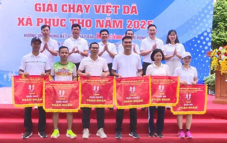Gần 400 vận động viên tham gia Giải chạy Việt dã xã Phúc Thọ năm 2025- Ảnh 11.