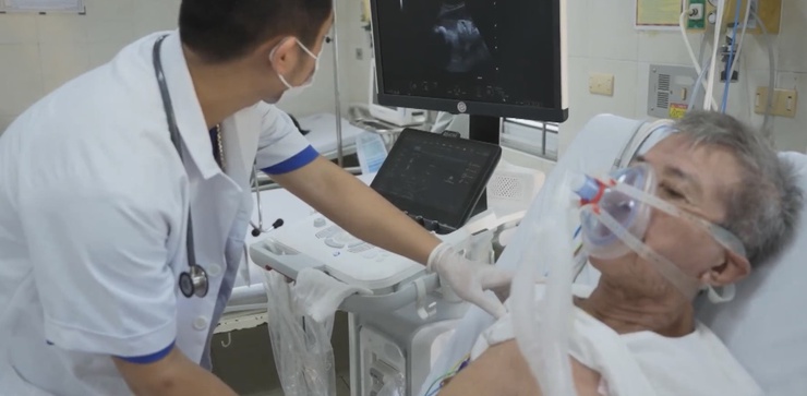 Khoa Cấp cứu - Bệnh viện đa khoa Đống Đa nơi nhịp sống ngày hay đêm dường như nhau- Ảnh 1.