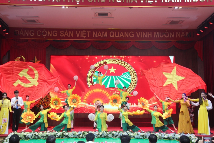 Chúc mừng Đại hội Đại biểu Hội Nông dân xã Thạch Thất lần thứ I, nhiệm kỳ 2025-2030 thành công tốt đẹp
- Ảnh 9.