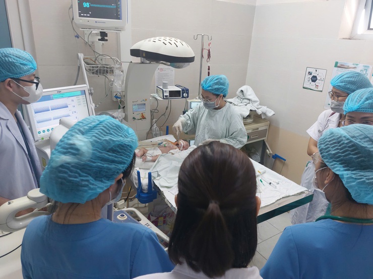 BVĐK Đức Giang: Áp dụng thành công thở máy HFO cứu sống trẻ sơ sinh ARDS nặng- Ảnh 1.
