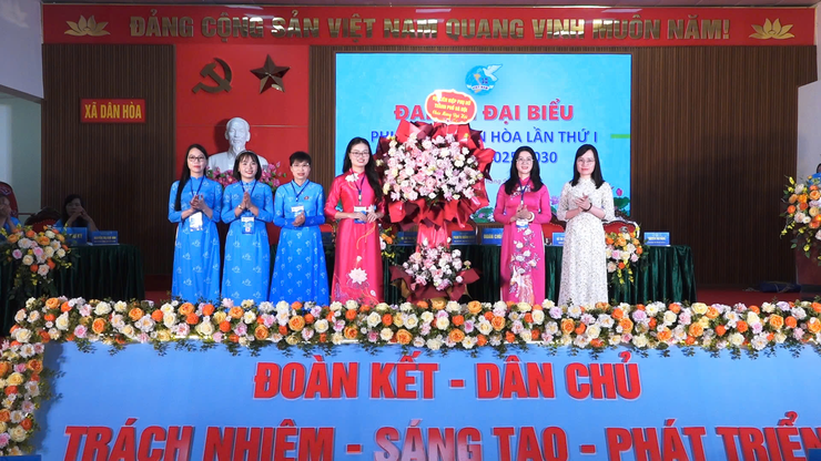 ĐẠI HỘI ĐẠI BIỂU PHỤ NỮ XÃ DÂN HÒA LẦN THỨ I, NHIỆM KỲ 2025 – 2030: Phát huy truyền thống anh hùng, phụ nữ Dân Hòa khát vọng vươn lên trong kỷ nguyên mới- Ảnh 1.