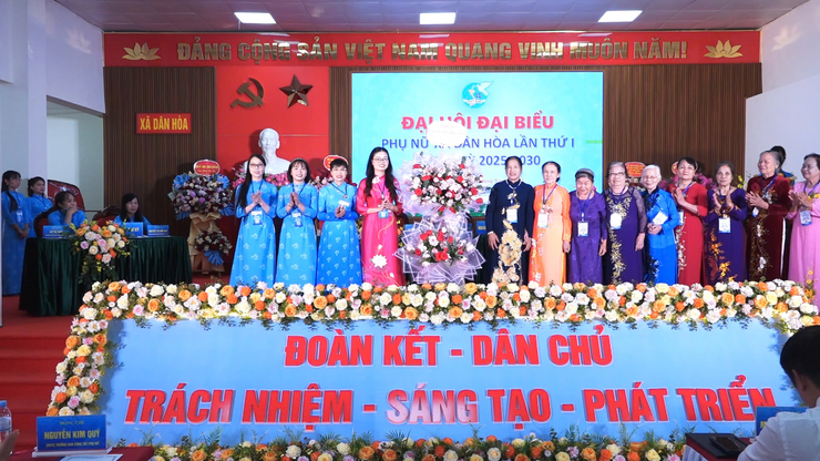 ĐẠI HỘI ĐẠI BIỂU PHỤ NỮ XÃ DÂN HÒA LẦN THỨ I, NHIỆM KỲ 2025 – 2030: Phát huy truyền thống anh hùng, phụ nữ Dân Hòa khát vọng vươn lên trong kỷ nguyên mới- Ảnh 5.