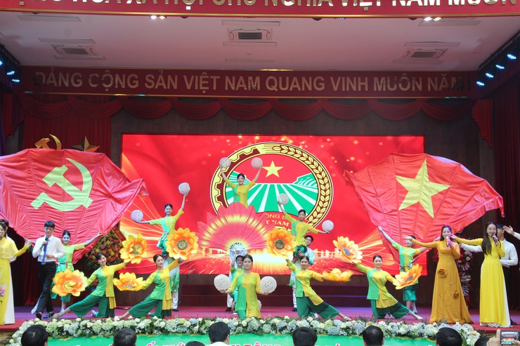 Chúc mừng Đại hội Đại biểu Hội Nông dân xã Thạch Thất lần thứ I, nhiệm kỳ 2025-2030 thành công tốt đẹp
- Ảnh 17.