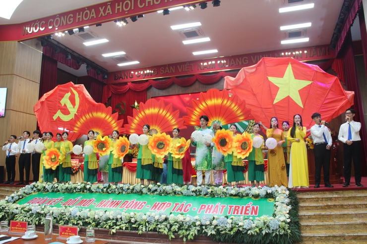 Chúc mừng Đại hội Đại biểu Hội Nông dân xã Thạch Thất lần thứ I, nhiệm kỳ 2025-2030 thành công tốt đẹp
- Ảnh 18.