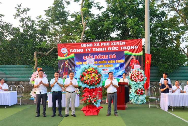 Khai mạc Giải bóng đá mini giao hữu lần thứ nhất năm 2025- Ảnh 1.