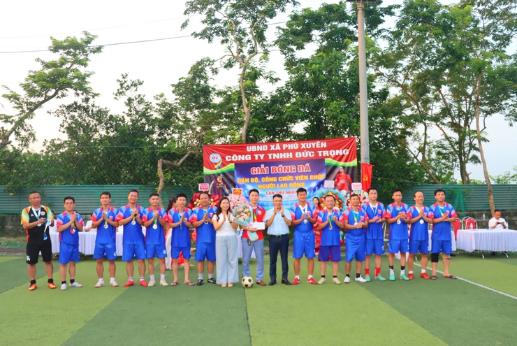 Khai mạc Giải bóng đá mini giao hữu lần thứ nhất năm 2025- Ảnh 7.