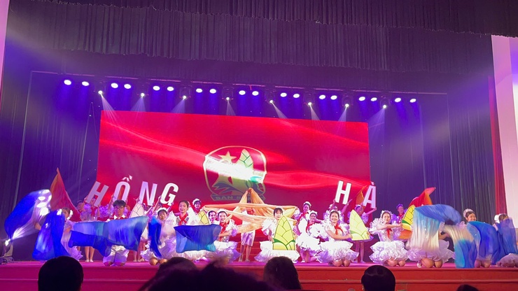 Đội thiếu nhi phường Hồng Hà đạt giải Nhì Chung khảo Hội thi “Thiếu nhi Thủ đô tuyên truyền sách; Múa hát tập thể và Ca khúc măng non” năm 2025- Ảnh 2.