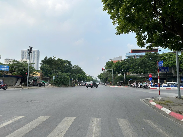 Hà Nội ngày 22/9 ngày nắng gián đoạn, có lúc có mưa- Ảnh 1.