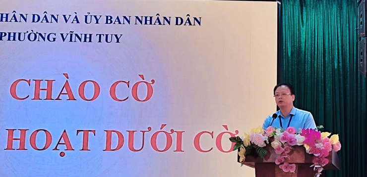 UBND phường Vĩnh Tuy tổ chức Lễ chào cờ và Sinh hoạt dưới cờ tháng 9 năm 2025- Ảnh 2.