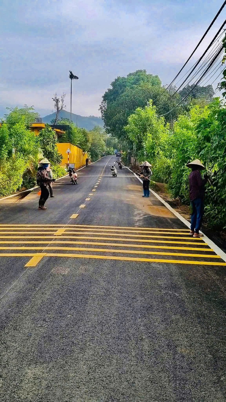 Các chi hội phụ nữ xã Yên Bài ra quân tổng vệ sinh môi trường chào mừng Đại hội Đại biểu Hội Liên hiệp Phụ nữ xã lần thứ I, nhiệm kỳ 2025 – 2030- Ảnh 6.