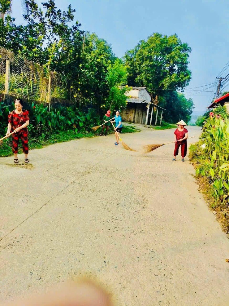 Các chi hội phụ nữ xã Yên Bài ra quân tổng vệ sinh môi trường chào mừng Đại hội Đại biểu Hội Liên hiệp Phụ nữ xã lần thứ I, nhiệm kỳ 2025 – 2030- Ảnh 8.