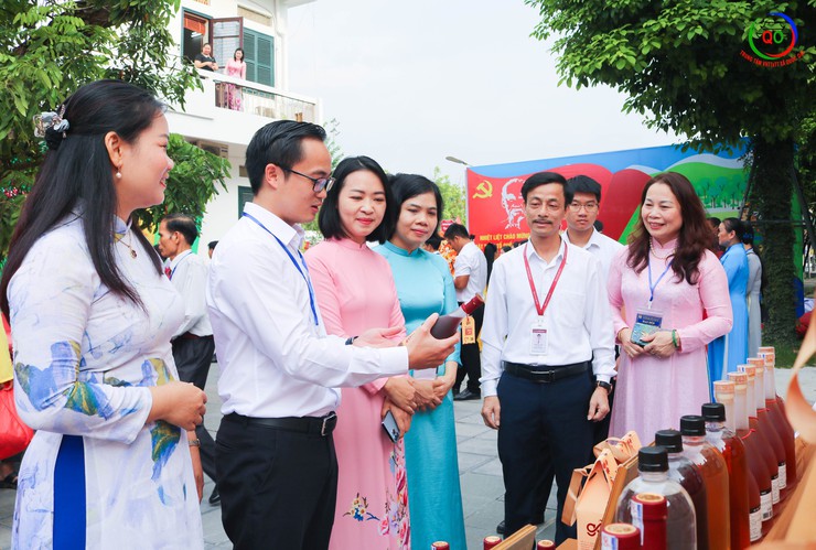 Hội Nông dân xã Quốc Oai “ Đoàn kết – Đổi mới – Hợp tác – Phát triển vì quê hương giàu đẹp, văn minh, hiện đại”- Ảnh 9.