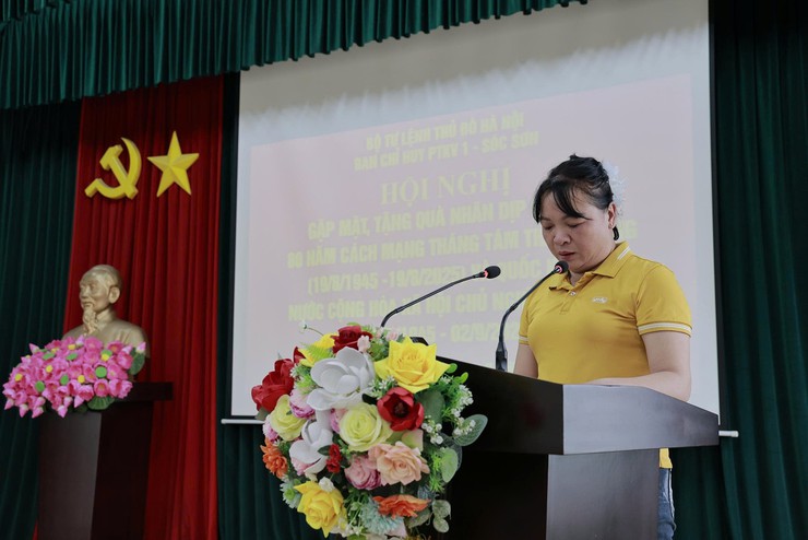 GẶP MẶT, TẶNG QUÀ KỶ NIỆM 80 NĂM CÁCH MẠNG THÁNG TÁM VÀ QUỐC KHÁNH NƯỚC CỘNG HÒA XÃ HỘI CHỦ NGHĨA VIỆT NAM- Ảnh 8.