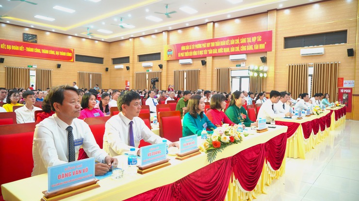 ĐẠI HỘI ĐẠI BIỂU HỘI NÔNG DÂN XÃ TÂY PHƯƠNG LẦN THỨ I, NHIỆM KỲ 2025-2030: ĐOÀN KẾT – DÂN CHỦ – ĐỔI MỚI – PHÁT TRIỂN- Ảnh 2.