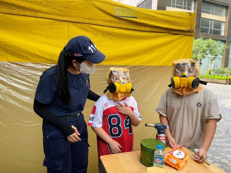 PHƯỜNG LÁNG: TUYÊN TRUYỀN, TRẢI NGHIỆM, THỰC HÀNH CHỮA CHÁY VÀ CỨU NẠN, CỨU HỘ- Ảnh 4.