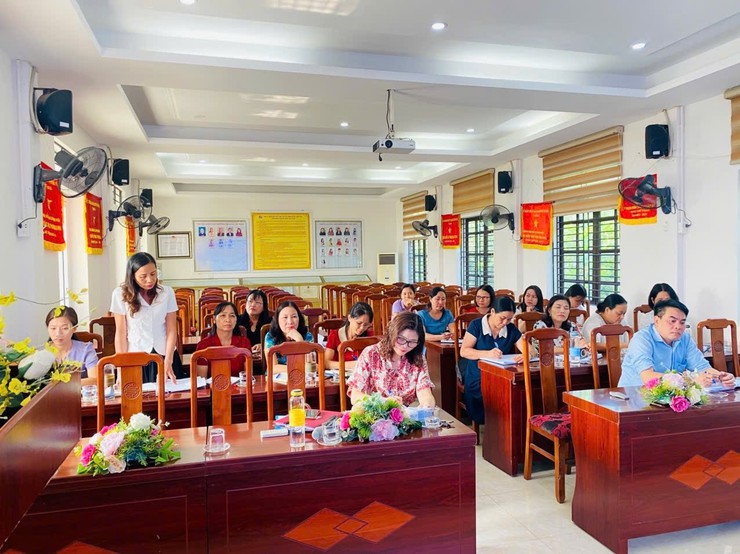 Phó Chủ tịch UBND xã Nguyễn Đình Khoa chỉ đạo công tác triển khai nhiệm vụ năm học 2025-2026 cấp Tiểu học - Ảnh 2.