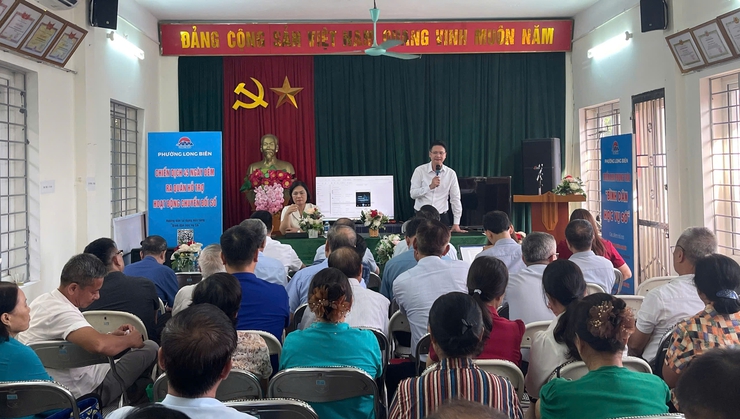 Phường Long Biên tổ chức thăm, làm việc với các Tổ dân phố về nội dung chuyển đổi số và Cuộc thi “Long Biên Xanh - Sạch - Đẹp” năm 2025- Ảnh 6.