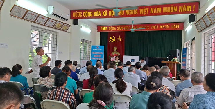 Phường Long Biên tổ chức thăm, làm việc với các Tổ dân phố về nội dung chuyển đổi số và Cuộc thi “Long Biên Xanh - Sạch - Đẹp” năm 2025- Ảnh 4.