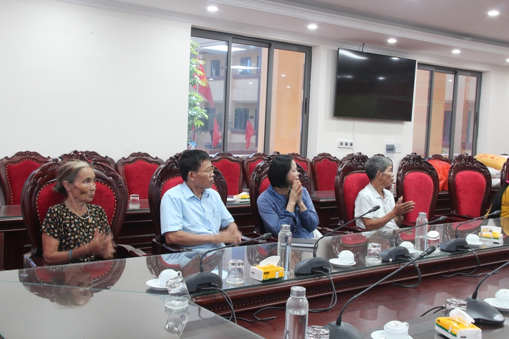 MTTQ xã Thạch Thất trao quà cho hộ gia đình có hoàn cảnh khó khăn- Ảnh 9.