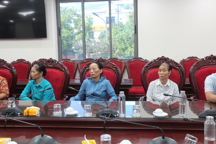 MTTQ xã Thạch Thất trao quà cho hộ gia đình có hoàn cảnh khó khăn- Ảnh 8.