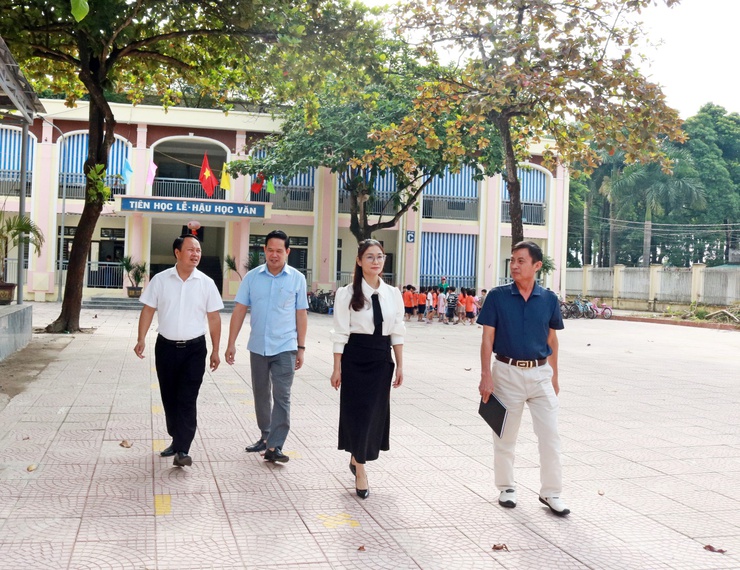 Đoàn Giám sát của Ban Văn hóa - xã hội HĐND xã Xuân Mai đã tổ chức giám sát công tác tuyển sinh đầu cấp năm học 2025 - 2026 tại trường trường Tiểu học Bê Tông- Ảnh 4.