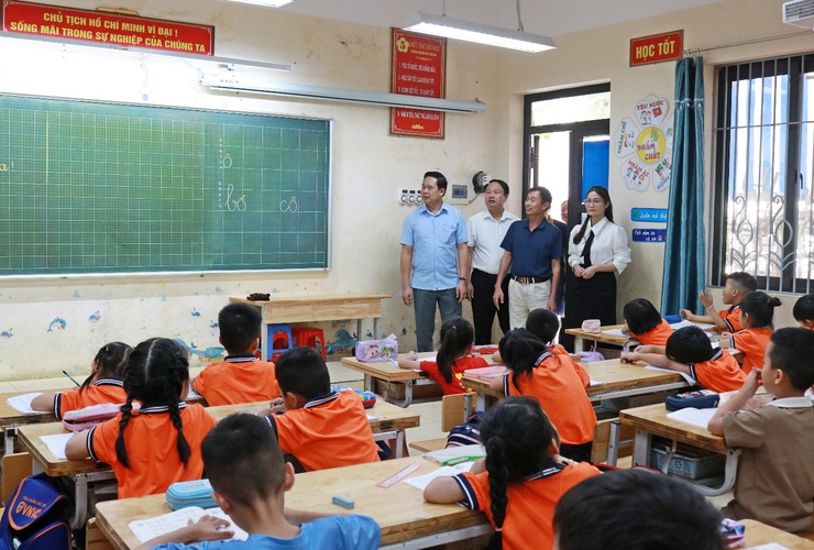 Đoàn Giám sát của Ban Văn hóa - xã hội HĐND xã Xuân Mai đã tổ chức giám sát công tác tuyển sinh đầu cấp năm học 2025 - 2026 tại trường trường Tiểu học Bê Tông- Ảnh 5.
