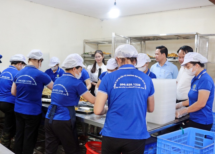 Đoàn Giám sát của Ban Văn hóa - xã hội HĐND xã Xuân Mai đã tổ chức giám sát công tác tuyển sinh đầu cấp năm học 2025 - 2026 tại trường trường Tiểu học Bê Tông- Ảnh 6.